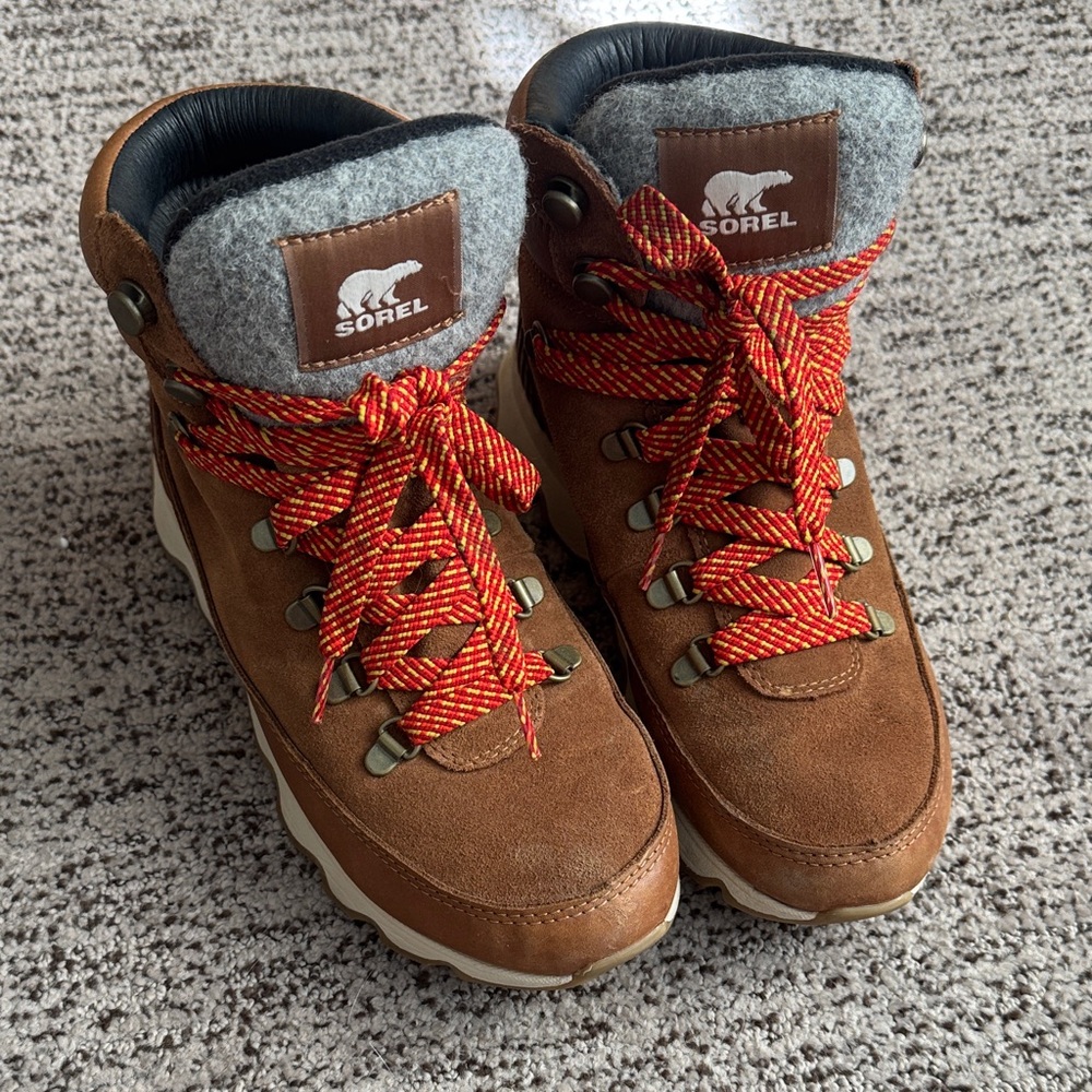 Sorel Tan Boots with Red Laces

KINETIC Impact Conquest Women's Waterproof Boot